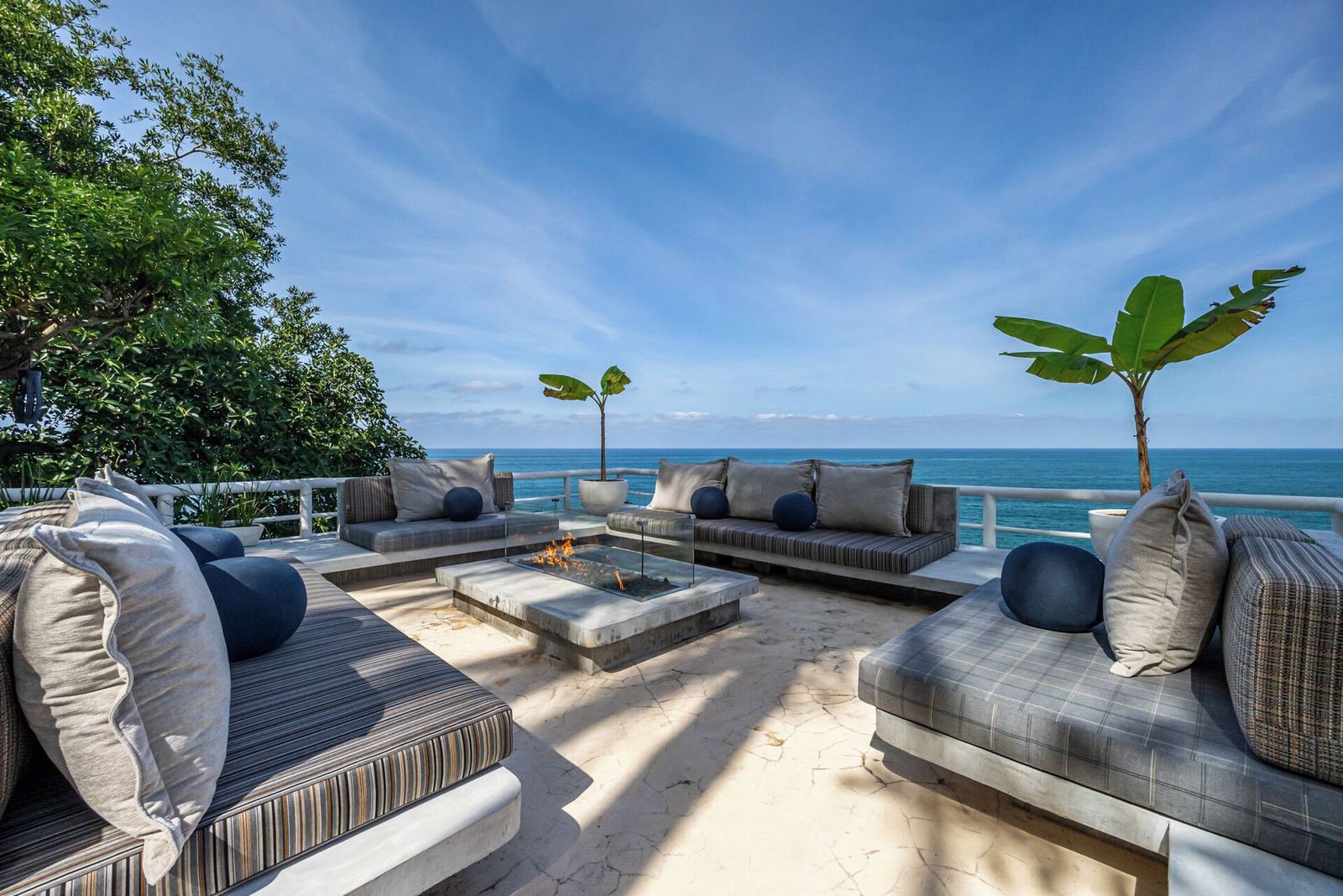 Lounge terrace at Villa Violeta
